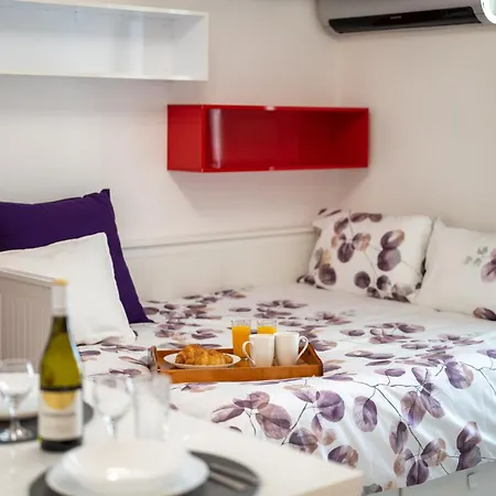 Colorful Studio With Balcony - Free Parking Sofia