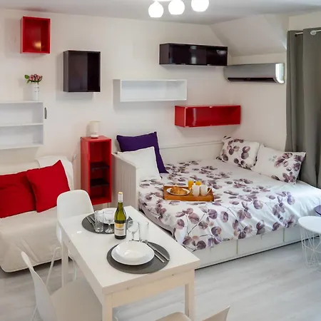 Colorful Studio With Balcony - Free Parking Sofia